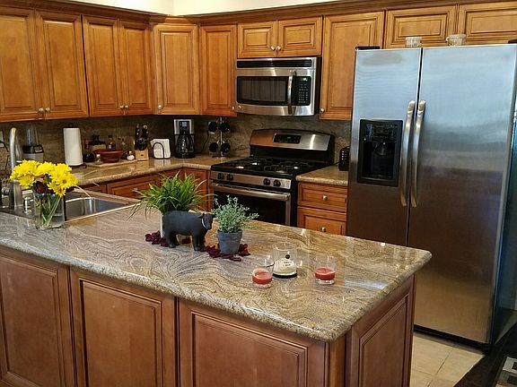 2nd image of 2801 Shoreview Cir