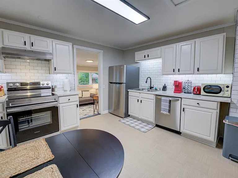 322 S Kilbourne Rd — Photo 8