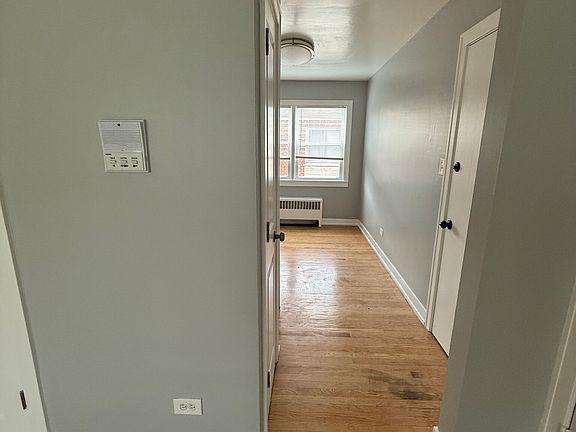 3rd image of 6735 N California Ave #2W