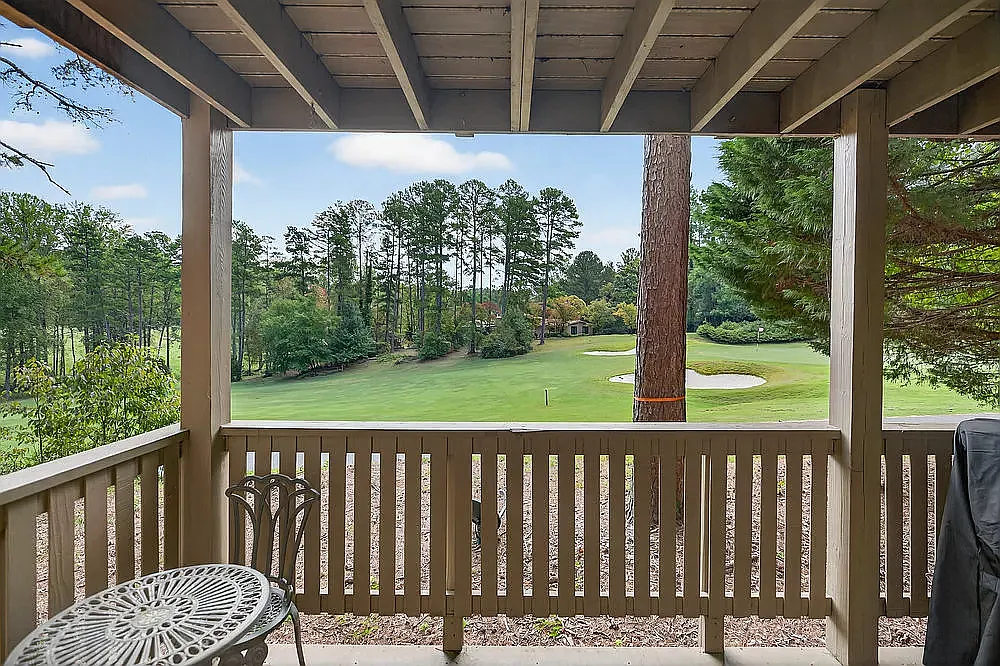 2 bed, 818 sqft, $1,950 — Photo 1