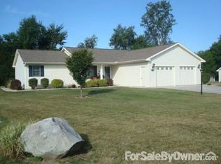 715 E Country Ln, Shipshewana, IN 46565