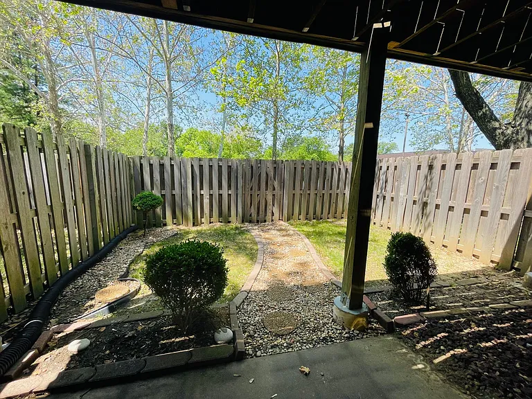 1811 Tawny Ash Dr — Photo 37