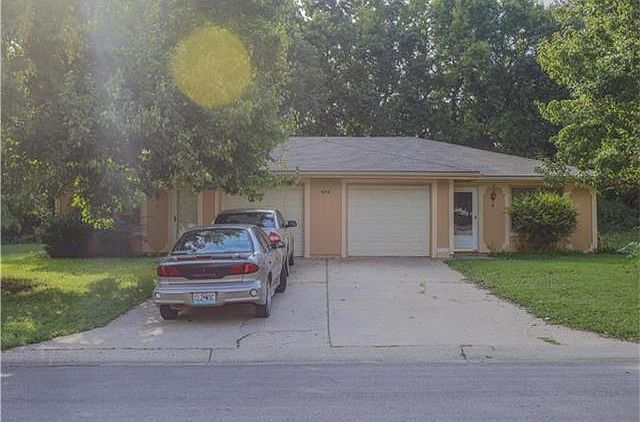 1st image of 808 NE Banner Dr