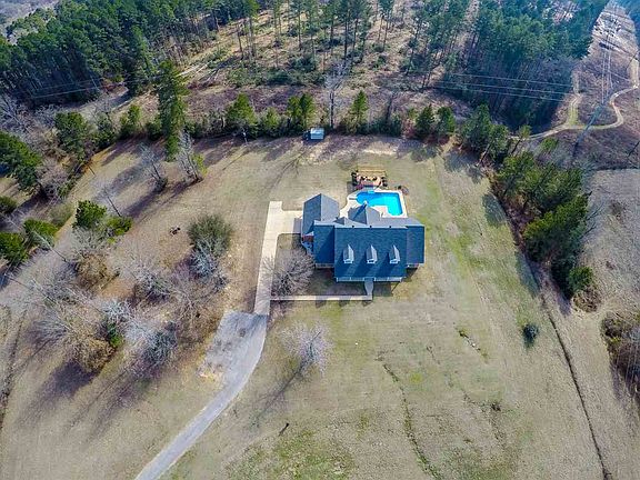3rd image of 217 Oak Hill Ln