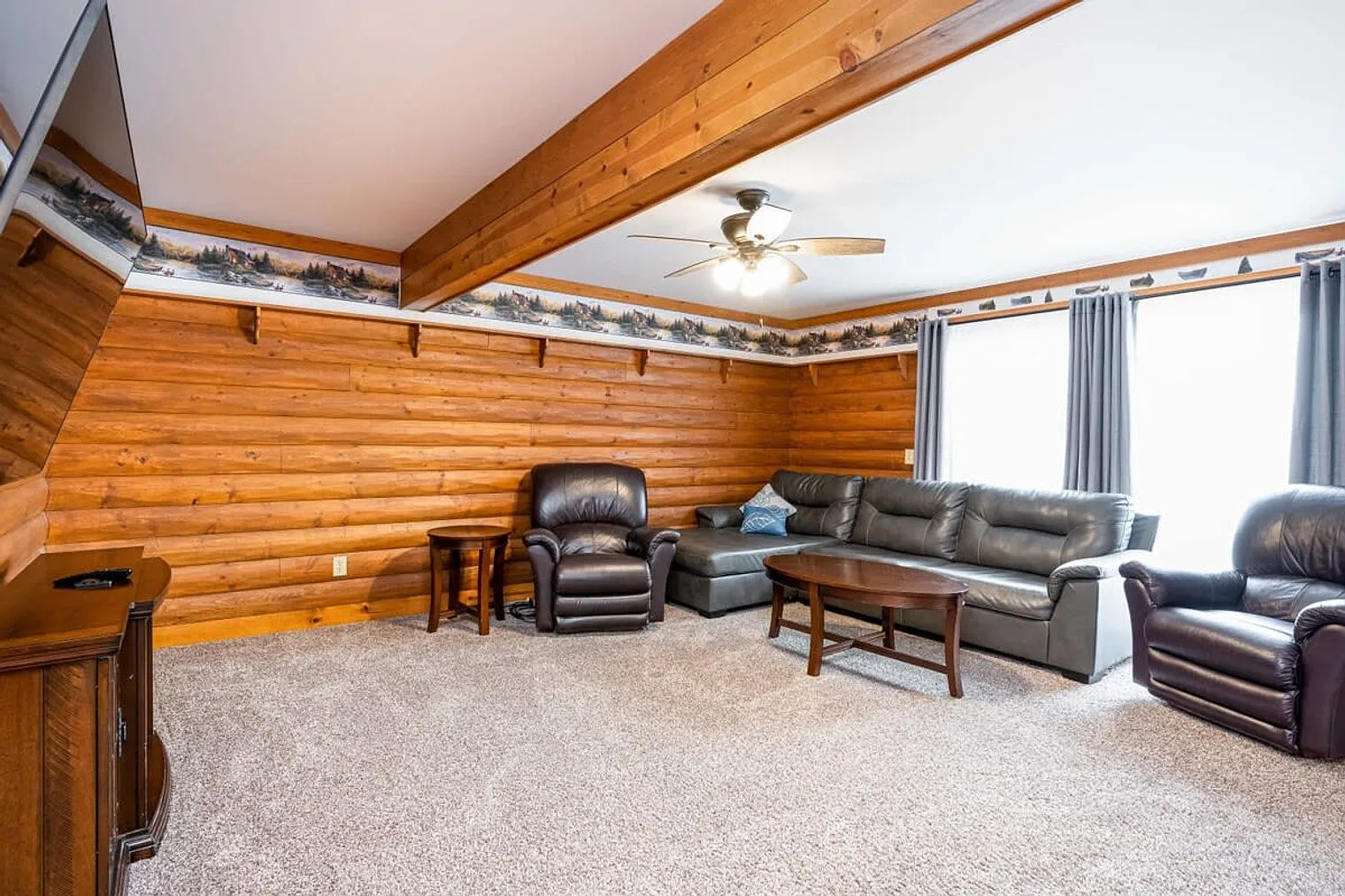 3 bed, 3.0 bath, 1496 sqft, $4,858 — Photo 2