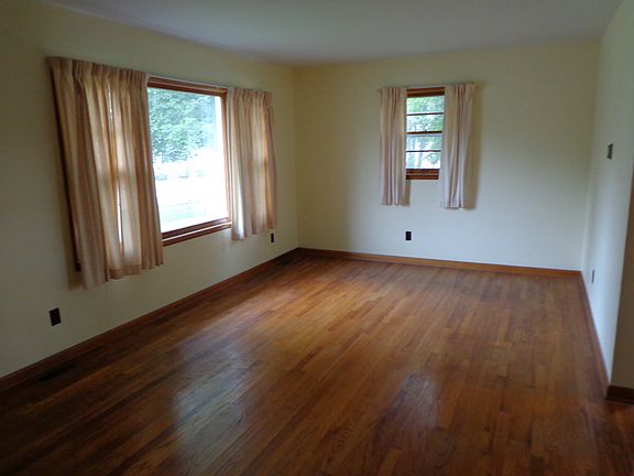 5th image of 207 N Franklin St