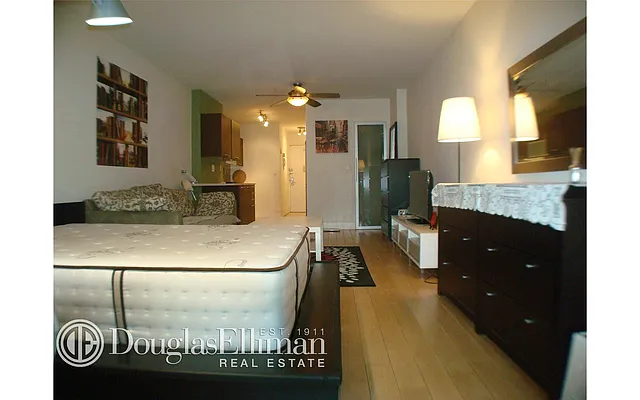 Rented by Douglas Elliman | media 22