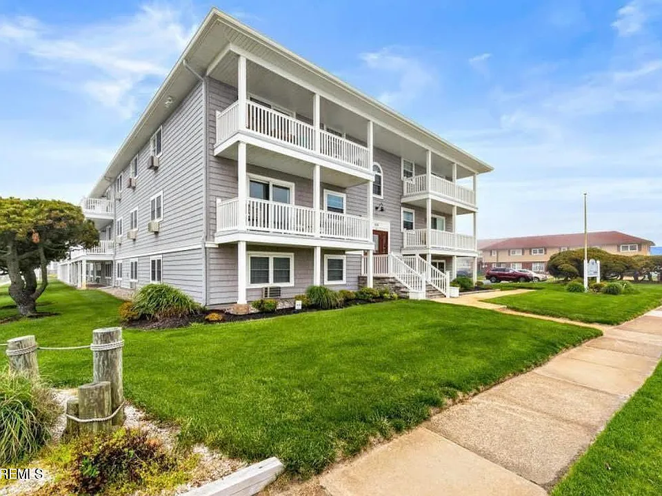 709 Ocean Ave N #18