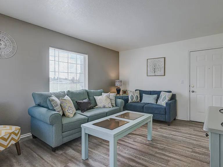 Parkwood Pointe Apartments — Photo 98