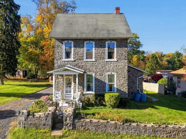 1837 Perkiomenville Rd, Perkiomenville, PA 18074