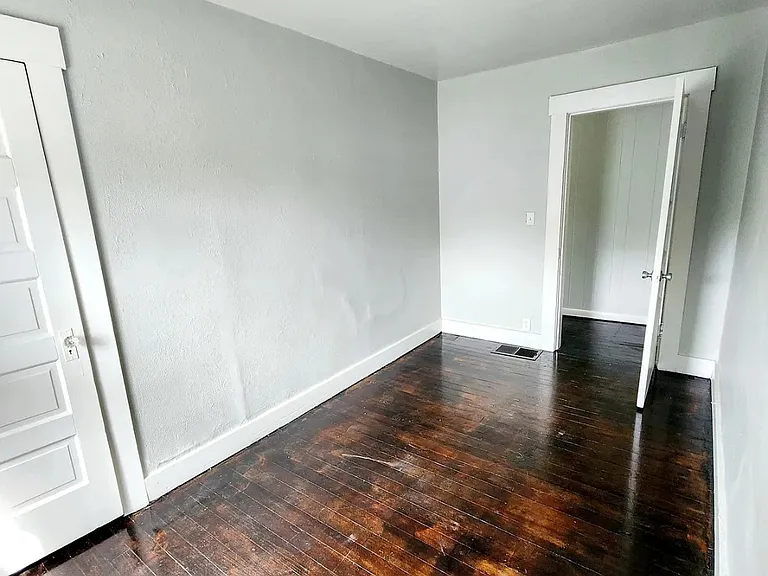 2370 Lagonda Ave — Photo 11