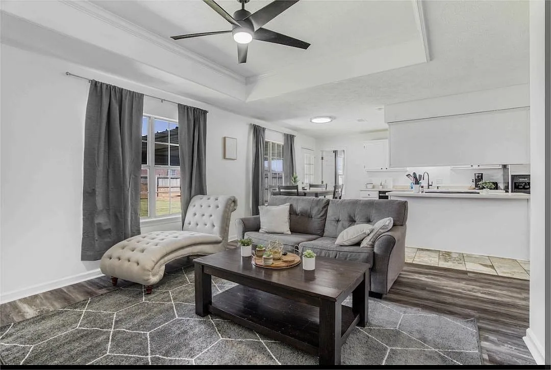 3 bed, 1268 sqft, $3,100 — Photo 3