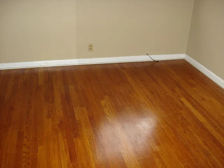 268-laminate flooring