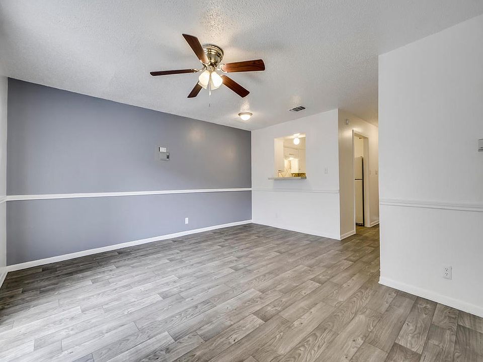 1st image of 1302 Parker Ln APT 106