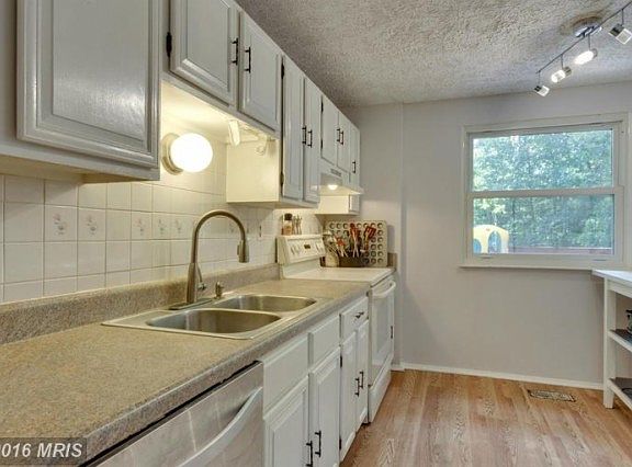 3rd image of 8017 Gracie Dr