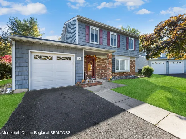 8 Cape Court, Howell, NJ 07731