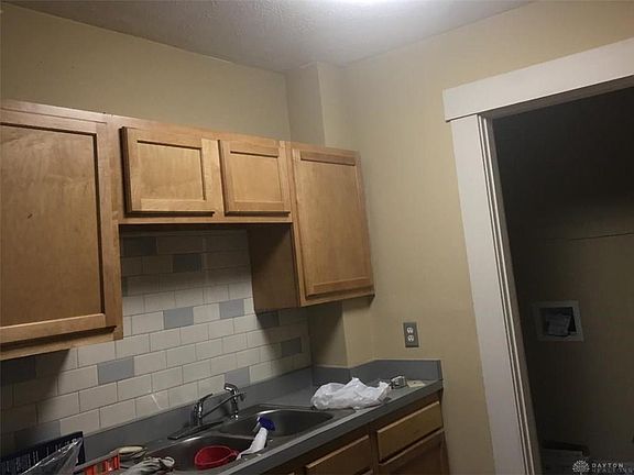 4th image of 124 N 9th St