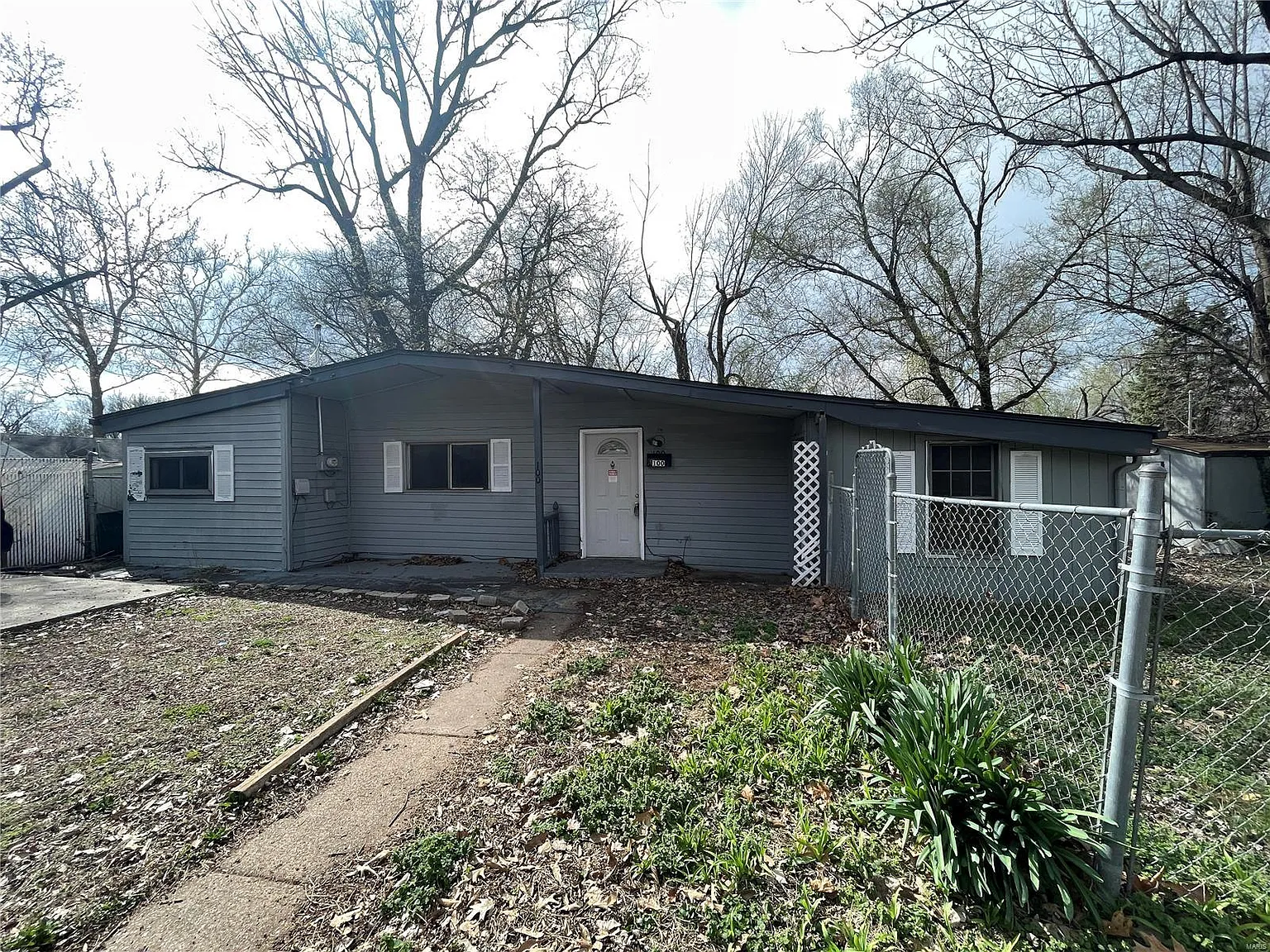 100 Becker Dr photo 1