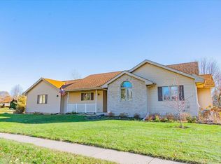 1026 Starlight Ln, Cottage Grove, WI 53527