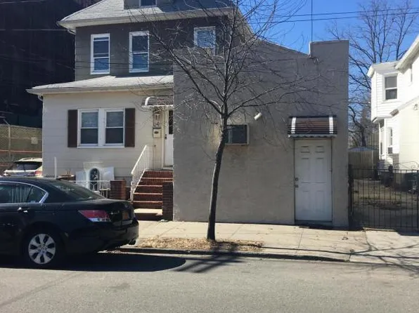 64 Maple Pkwy, Staten Island, NY 10303