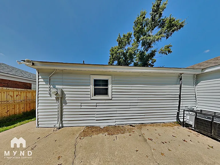 4734 Bradford Dr — Photo 16