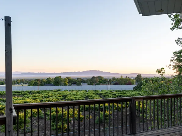 177 N Mountain Rd, Fruit Heights, UT 84037