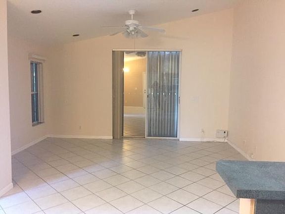 4th image of 1201 Fosters Mill Ln
