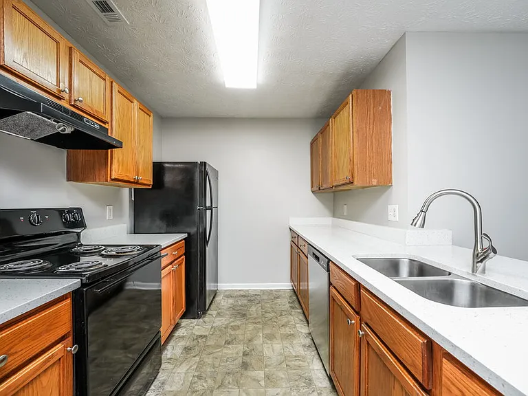 2286 Strathmoor Manor Dr — Photo 8