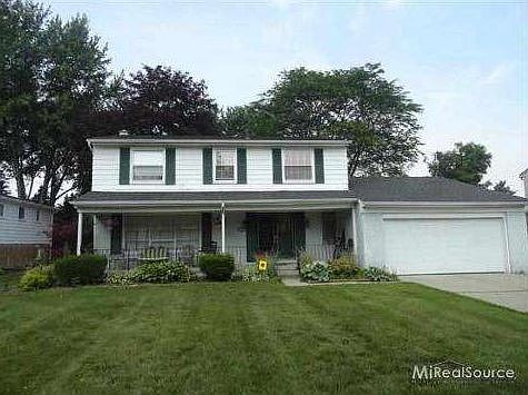 2nd image of 30725 Woodgate Dr