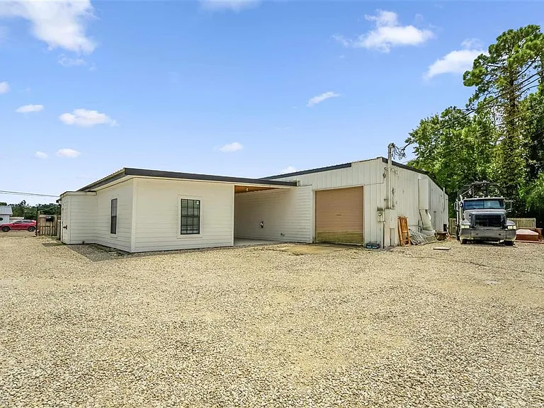 4730 Common St — Photo 17