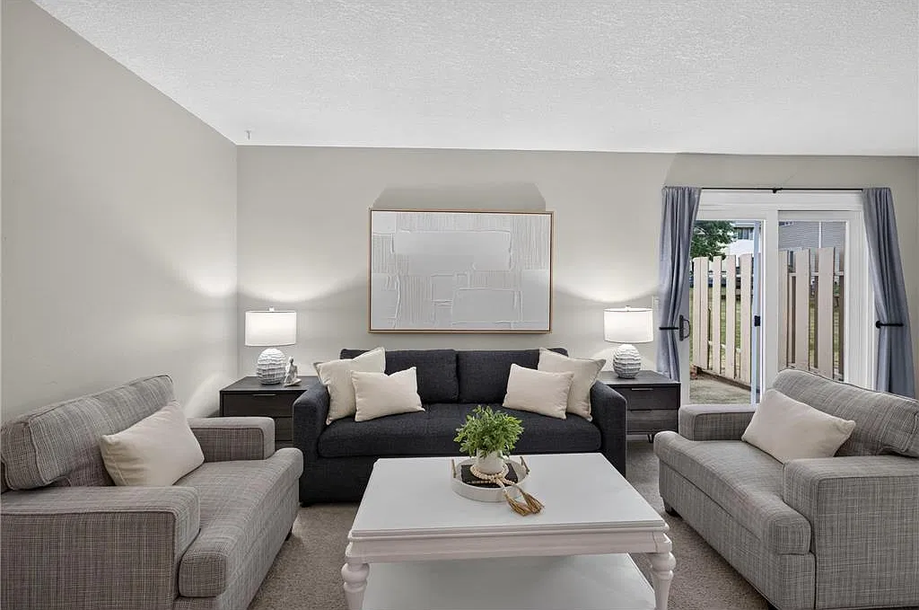3 bed, 1320 sqft, $2,300 — Photo 4