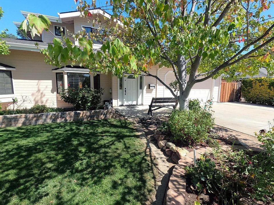 1st image of 18549 Paseo Tierra