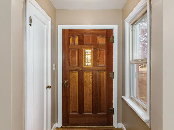 3rd image of 2702 W Landing Rd