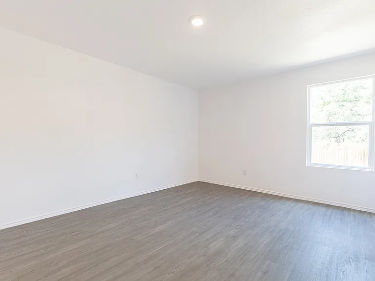 2807 Ruby Xing — Photo 19