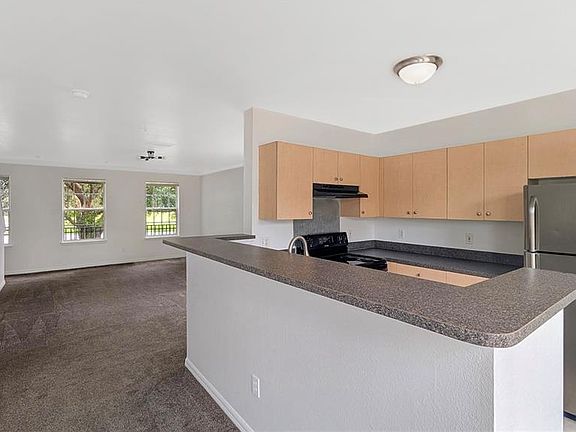 5th image of 1038 Waterside Dr