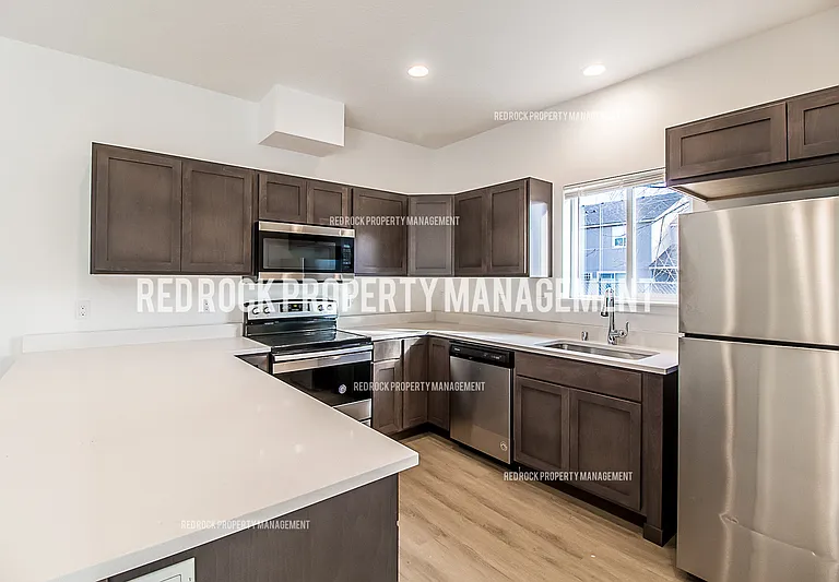 1118 N Davis Ln — Photo 7