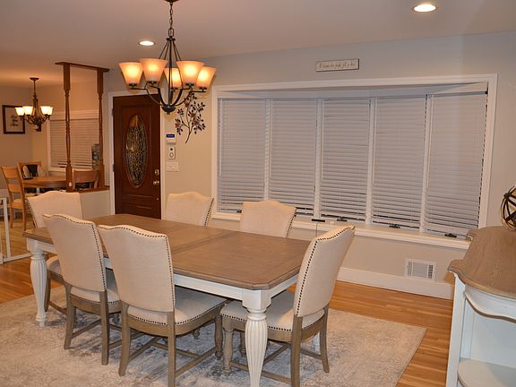 4th image of 25 Bayberry Dr