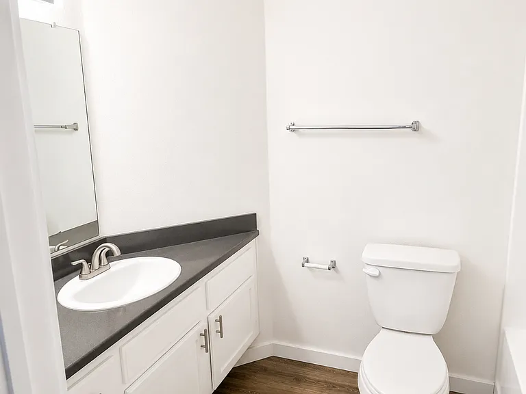 14805 Magnolia Blvd — Photo 24