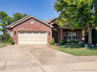 10731 Masters Cir, Jenks, OK 74037