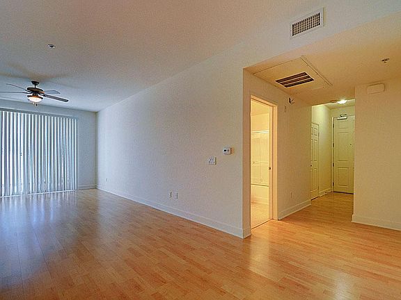 5th image of 14611 Vincennes St #Br5amasa1
