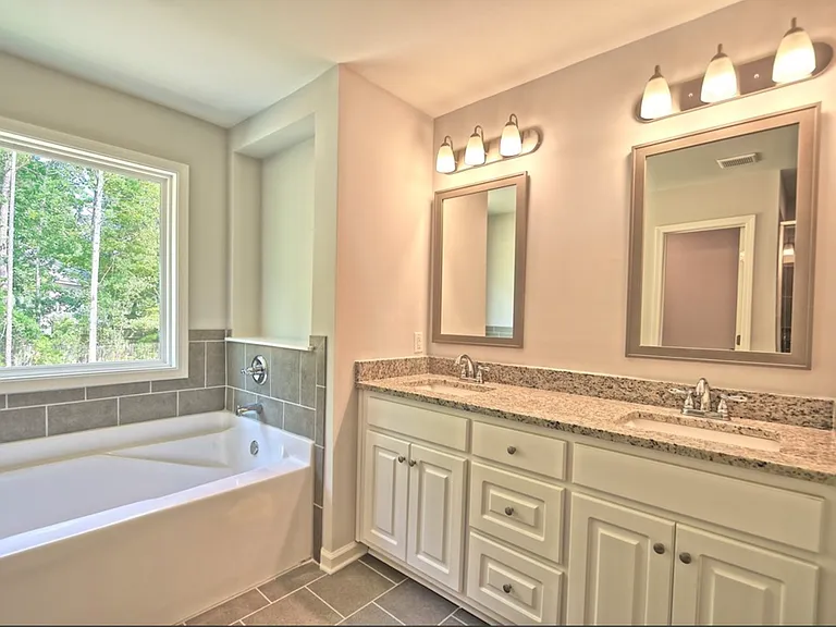 727 McDonald Dr — Photo 7