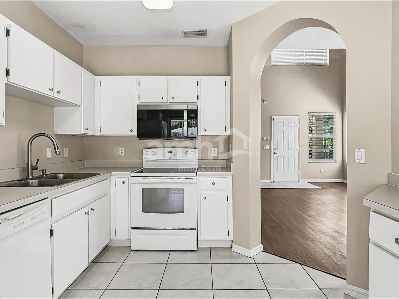 4 bed, 2.0 bath, 1484 sqft, $2,175 — Photo 4