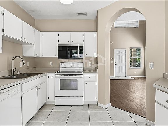 4th image of 1626 Mosaic Forest Dr