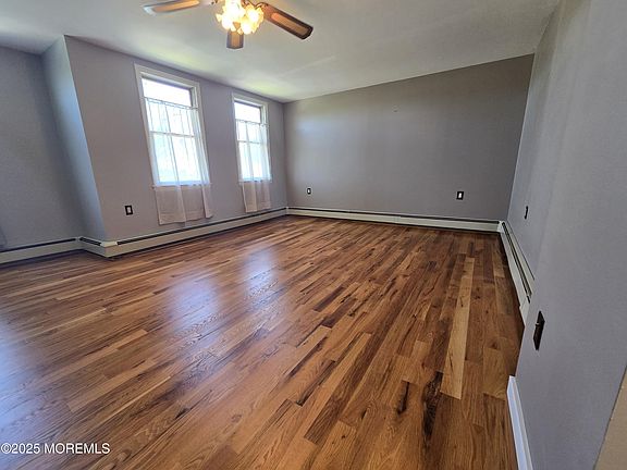 3rd image of 510 Belgrove Dr