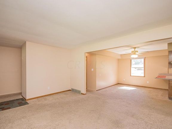 3rd image of 6871 Cedar Brook Gln