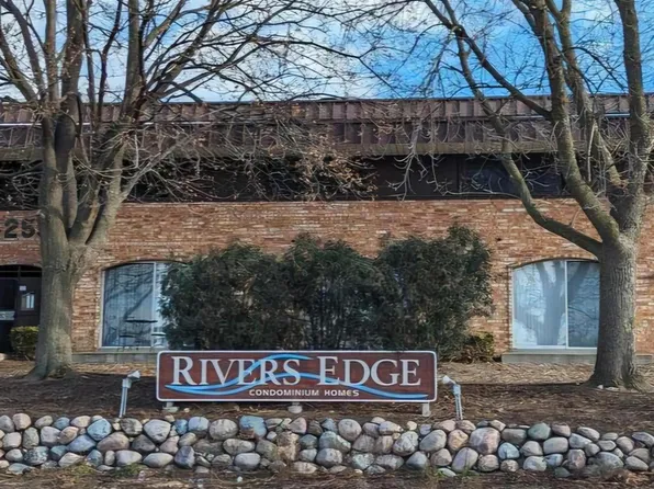 4225 West Rivers Edge CIRCLE, Brown Deer, WI 53209