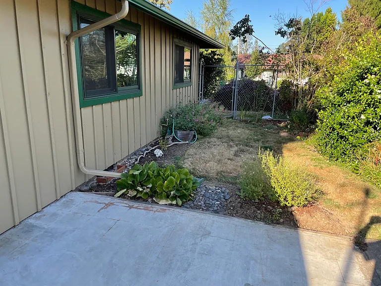 8636 N Fowler Ct — Photo 11