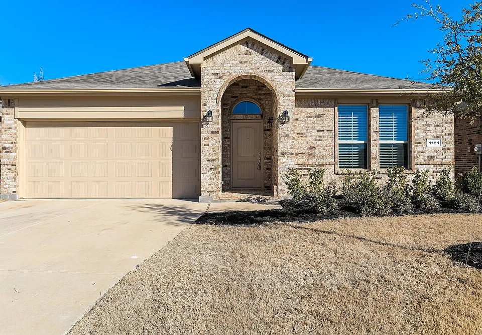 1121 Pierz Dr
