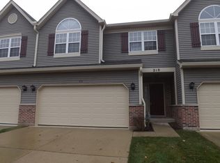 210 Dunridge Cir, Dundee, IL 60118