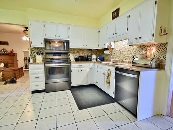 4th image of 3008 Saratoga Dr